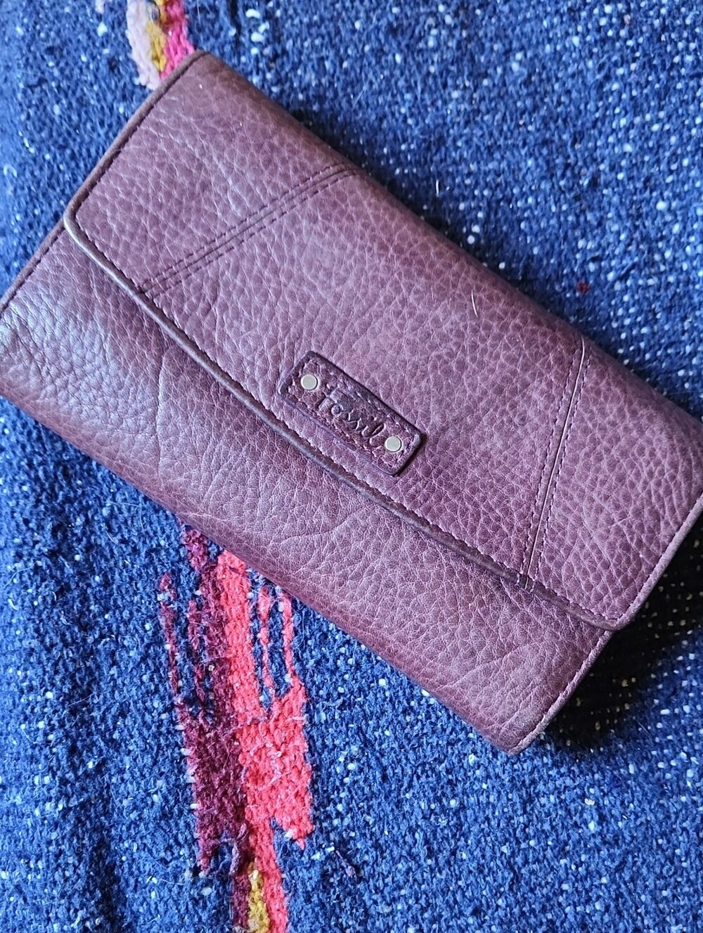 VTG Fossil Leather Trifold Wallet - Plum